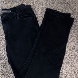 Black Mid Rise skinny Levi Jeans